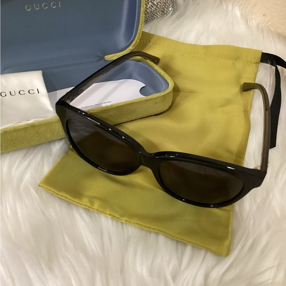 Authentic Gucci sunglasses - Picture 10 of 11